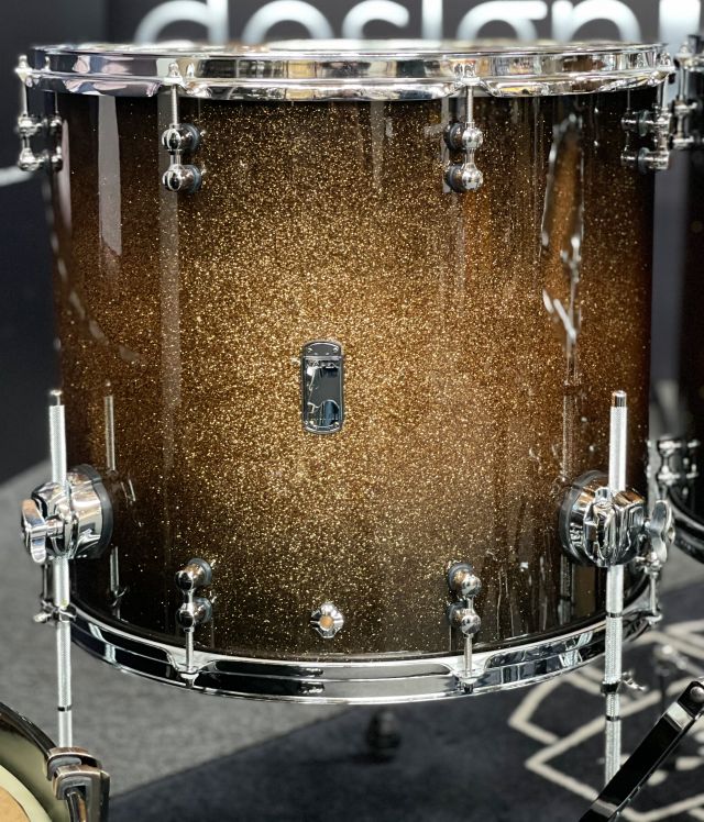 Versatus - Gold Sparkle Burst