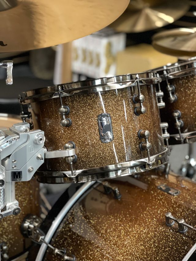 Versatus - Gold Sparkle Burst