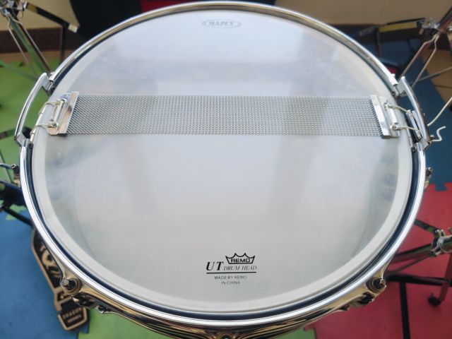 BPST435H 14"x3.5" Hammered Stainless Steel _Brazil badge). Photo - Justin