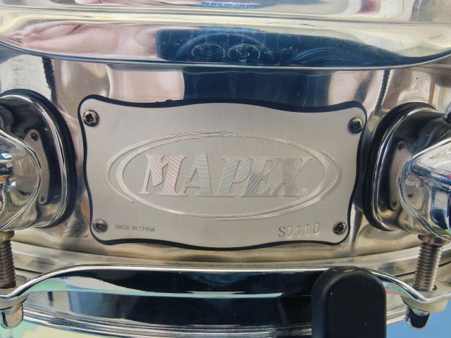 BPST435H 14"x3.5" Hammered Stainless Steel _Brazil badge). Photo - Justin