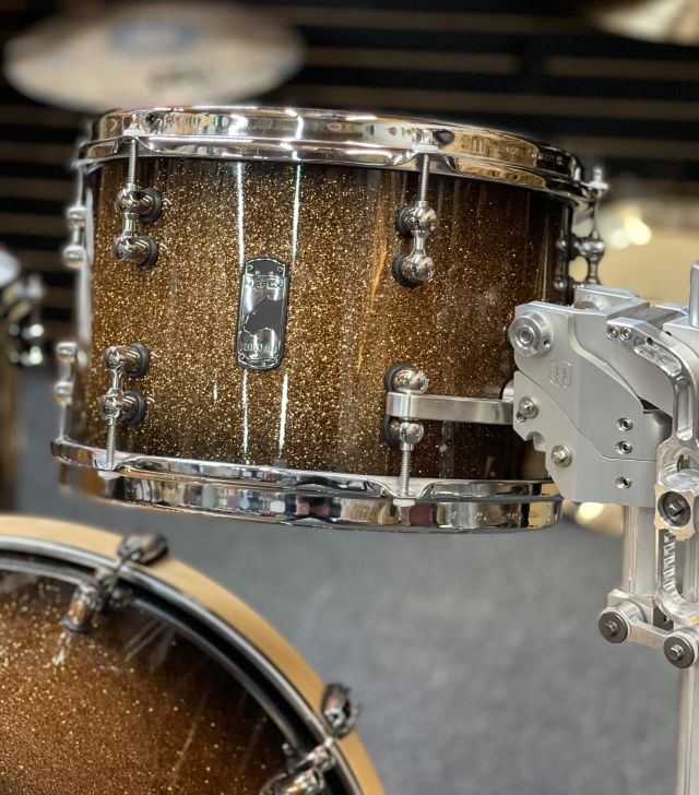 Cherry Bomb - Gold Sparkle Burst