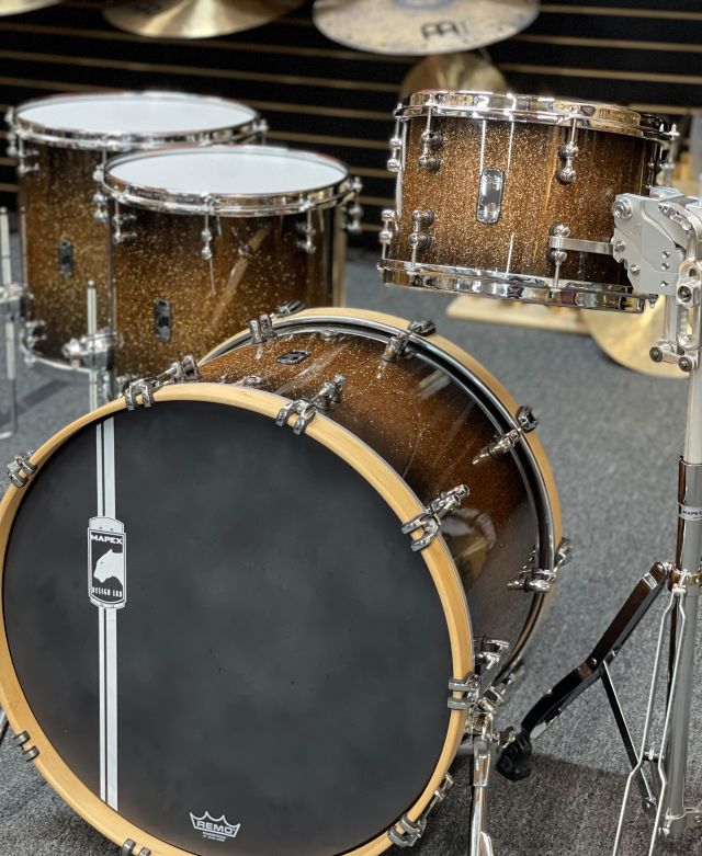 Cherry Bomb - Gold Sparkle Burst