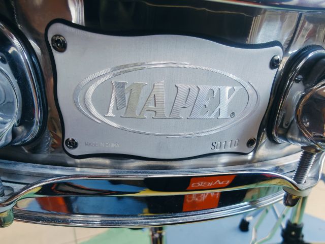 BPST435H 14"x3.5" Hammered Stainless Steel _Brazil badge). Photo - Justin