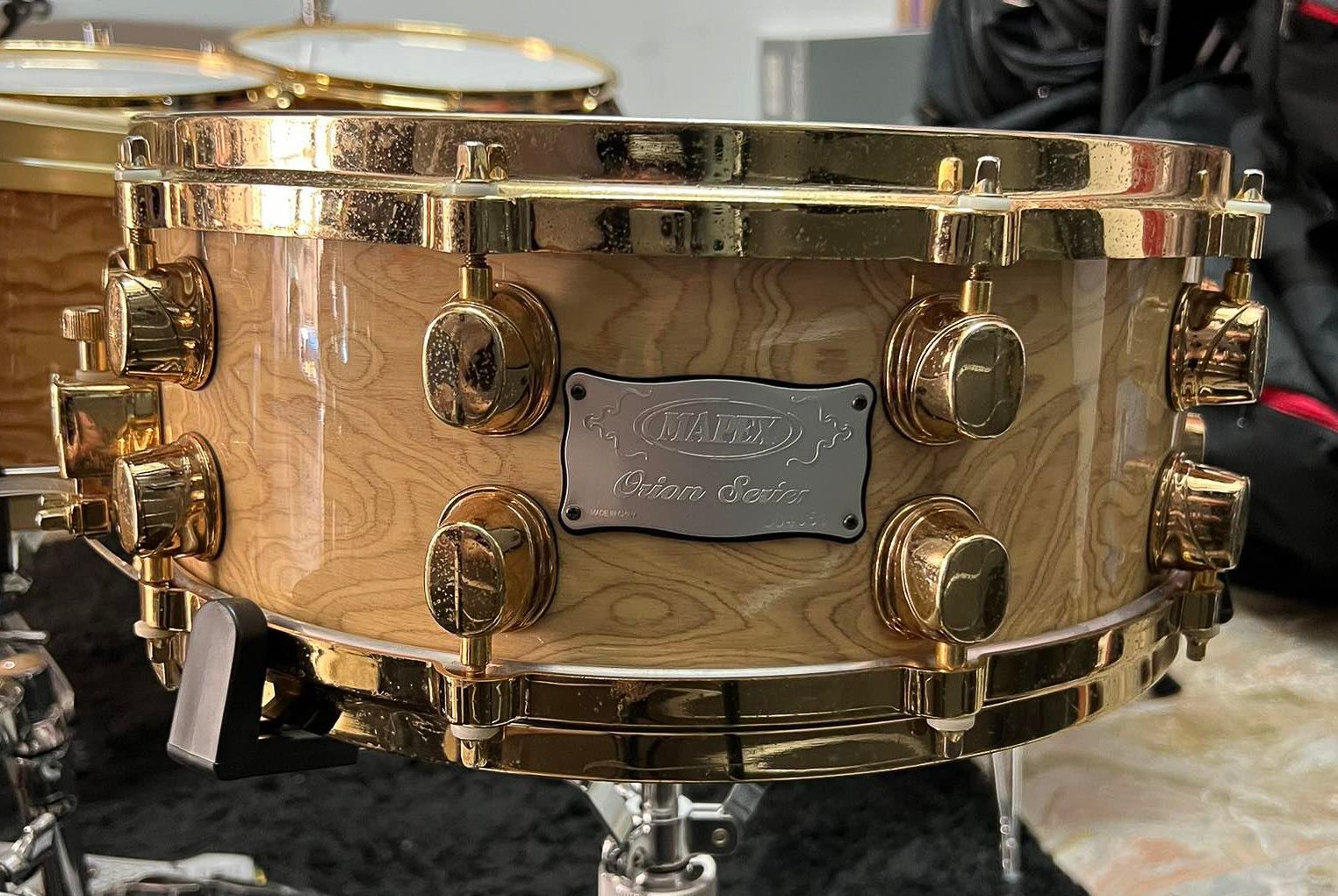 14"x5.5" Orion Antique Ivory Burlwood. Photo - Ilario Felicetti