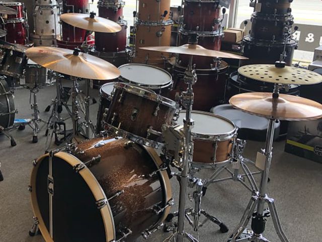 Cherry Bomb - Gold Sparkle Burst