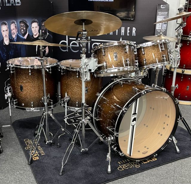 Versatus - Gold Sparkle Burst