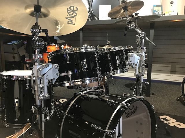 Versatus - Piano Black