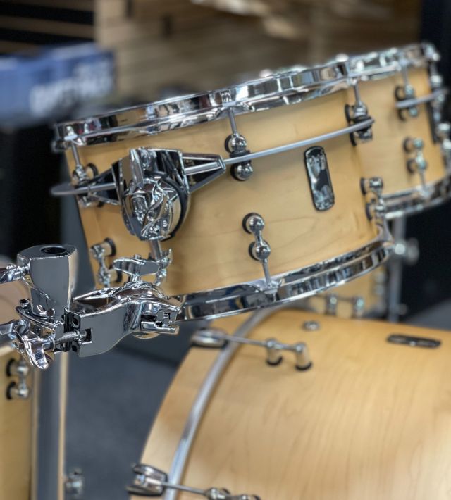 Versatus - Natural Satin