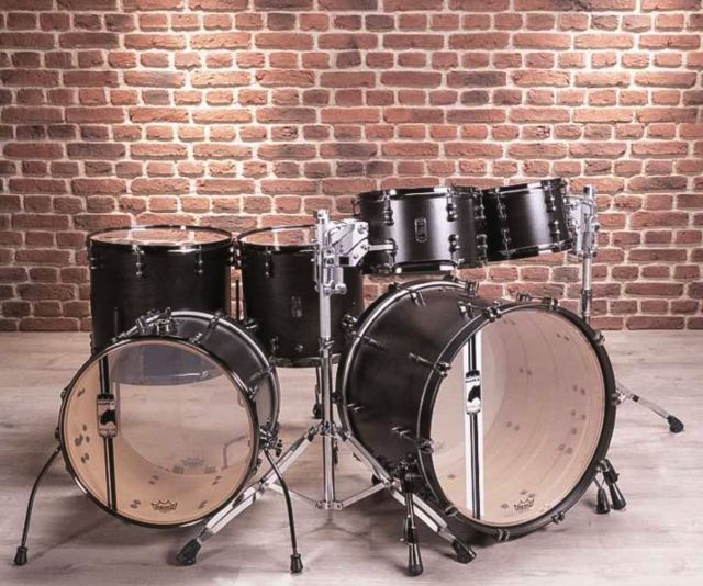 Versatus - Satin Black