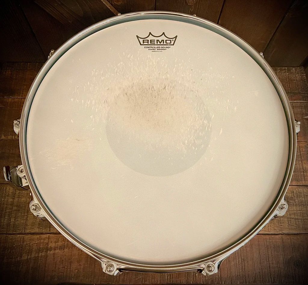 14"x5.5" Saturn Supernova Red Burst. Photo - DrumPickers